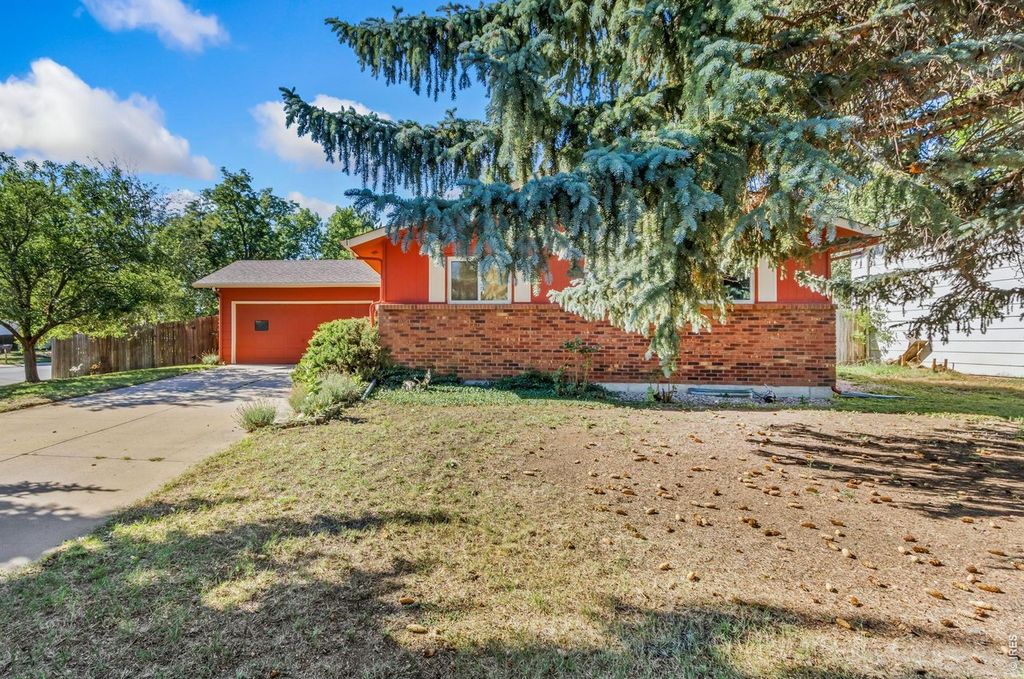 2901 Greentree Cir