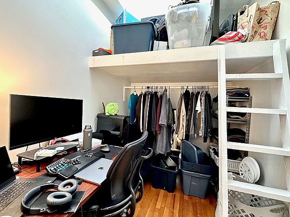 3rd image of 237 W 100th St APT 4f