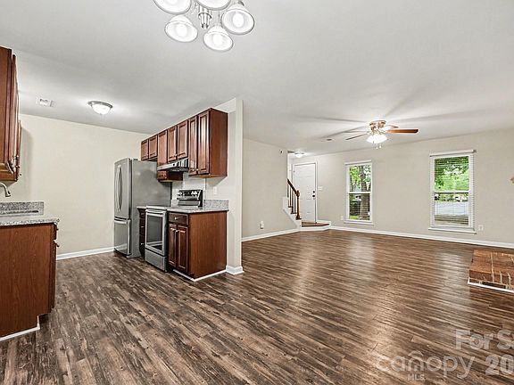 5th image of 8800 Royal Scot Ln