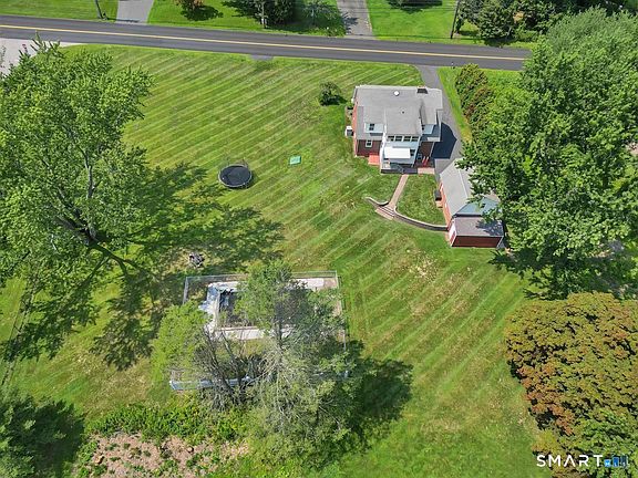 4th image of 880 North Farms Road