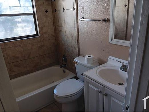 4th image of 1705 W 13th St