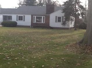 30033 Lake Rd, Bay Village, OH 44140