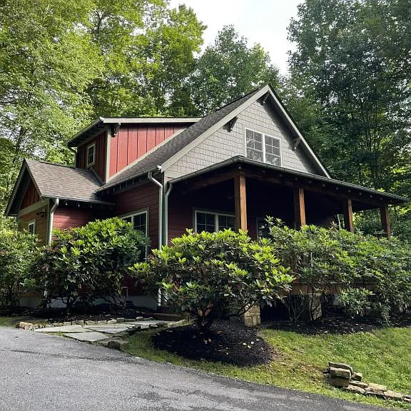 745 Poplar Ln — Photo 1
