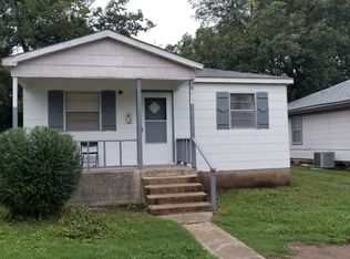 817 E 8th St, Ada, OK 74820