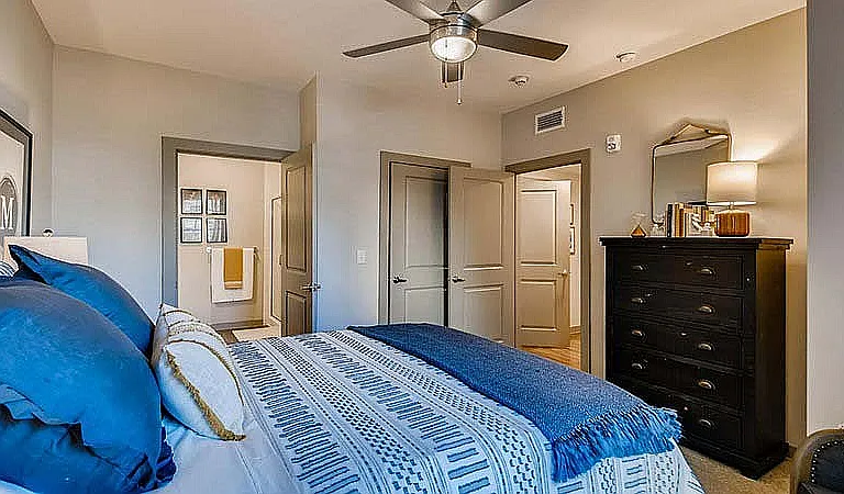 bedroom2-ba4f90ab56f93ae83fb6da329fde58e2