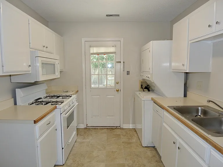 1212 Highland Ave #D — Photo 5