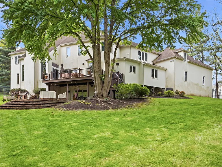 111 Fairview Rd — Photo 4
