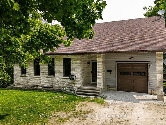 3rd image of 1033 Bruce Rd #9