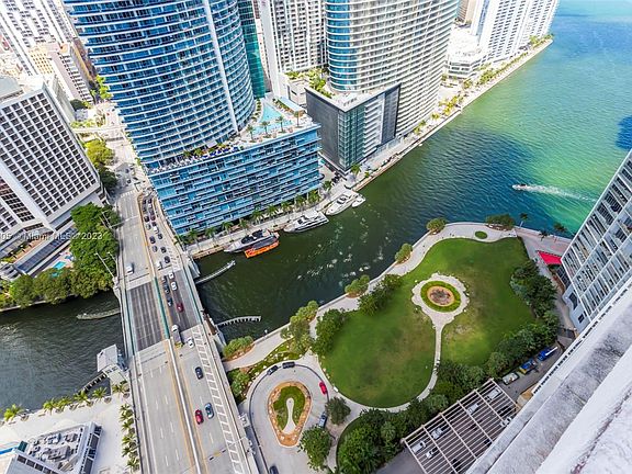 5th image of 485 Brickell Ave APT 4004