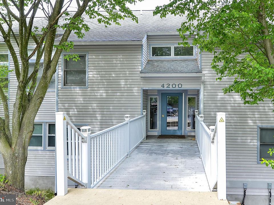 1st image of 4201 Claremont Ct #277