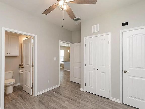 4th image of 14202 Marina Dr #B