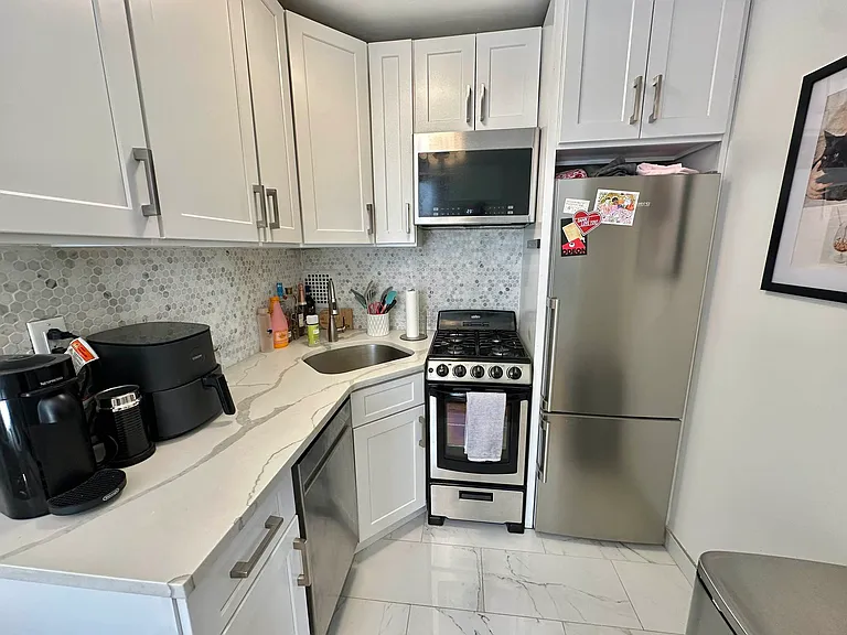 416 Lafayette St #4A — Photo 3
