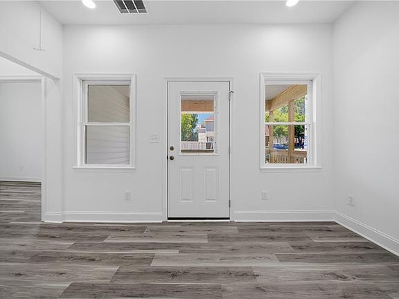 3rd image of 2315 Westminster Ave