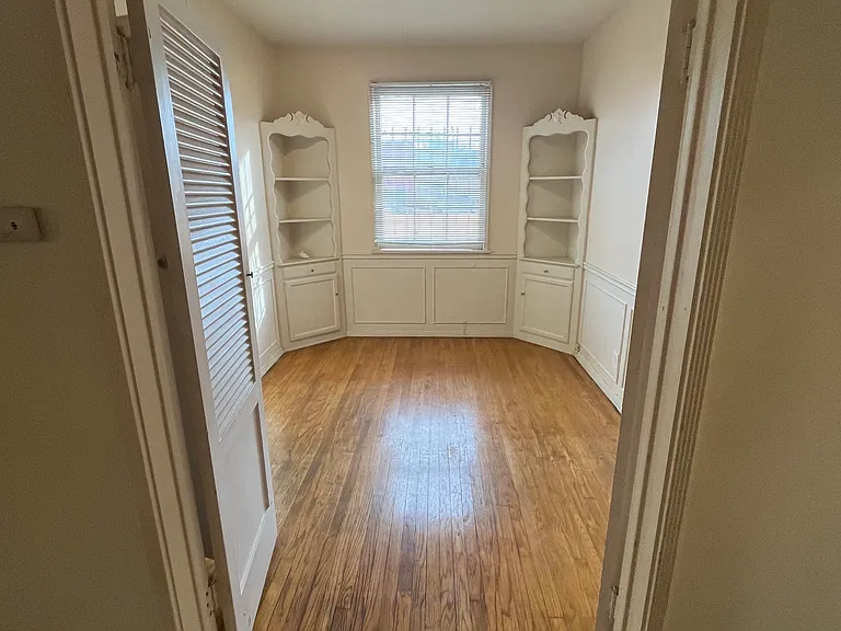 139 S Sweetzer Ave — Photo 7