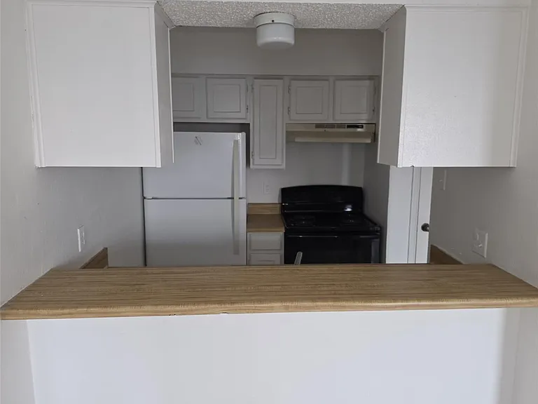 7621 McCallum Blvd #311 — Photo 6