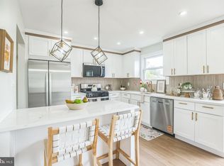 4 Donna Marie Ct, Sicklerville, NJ 08081