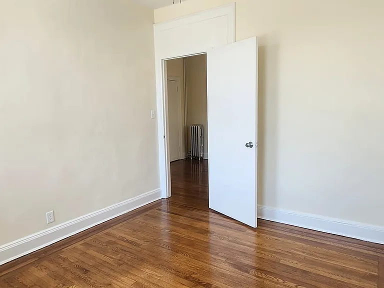 37-28 63rd St #2R — Photo 2