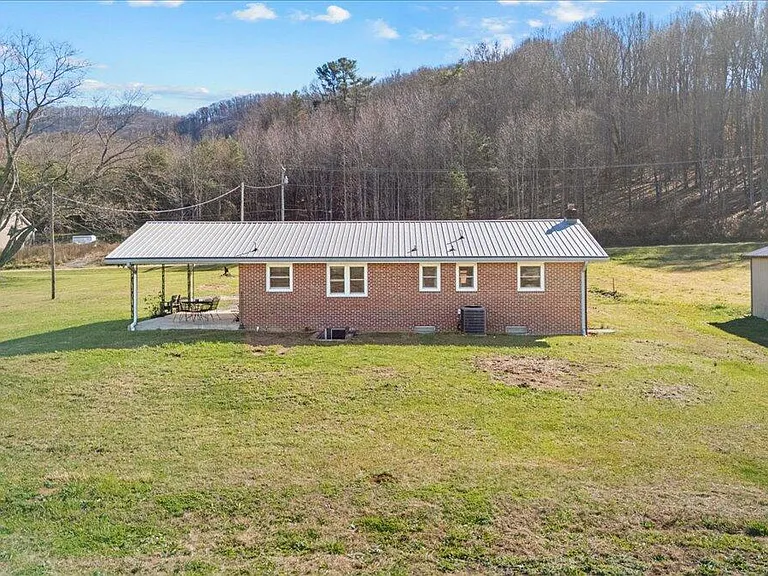 1122 Highway 107 — Photo 35