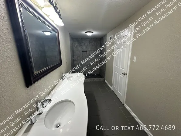 2736 Morgan Dr, Dallas, TX 75241