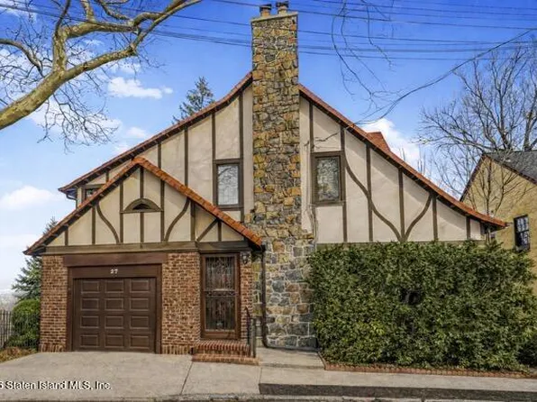 27 Fort Hill Cir, Staten Island, NY 10301