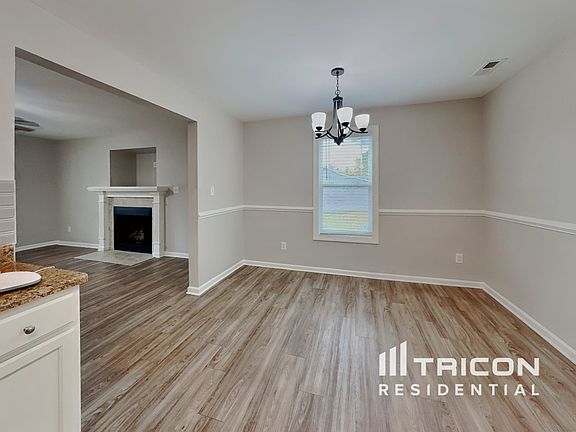 4th image of 144 Crownside Dr