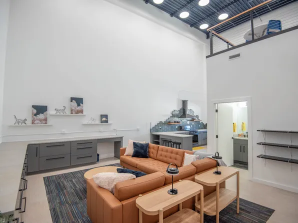 209 S Jefferson Station Pl W, West Jefferson, NC 28694