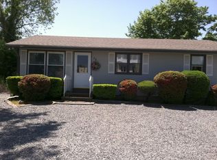 29 Stratford Ave, Narragansett, RI 02882