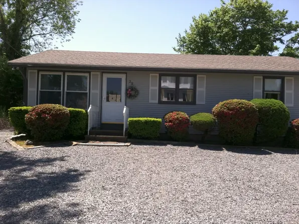 29 Stratford Ave, Narragansett, RI 02882