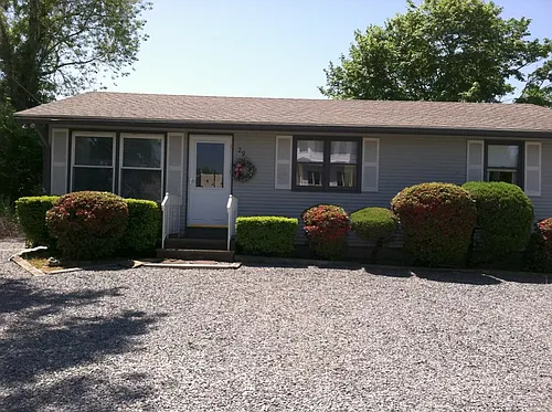 29 Stratford Ave Photo 1