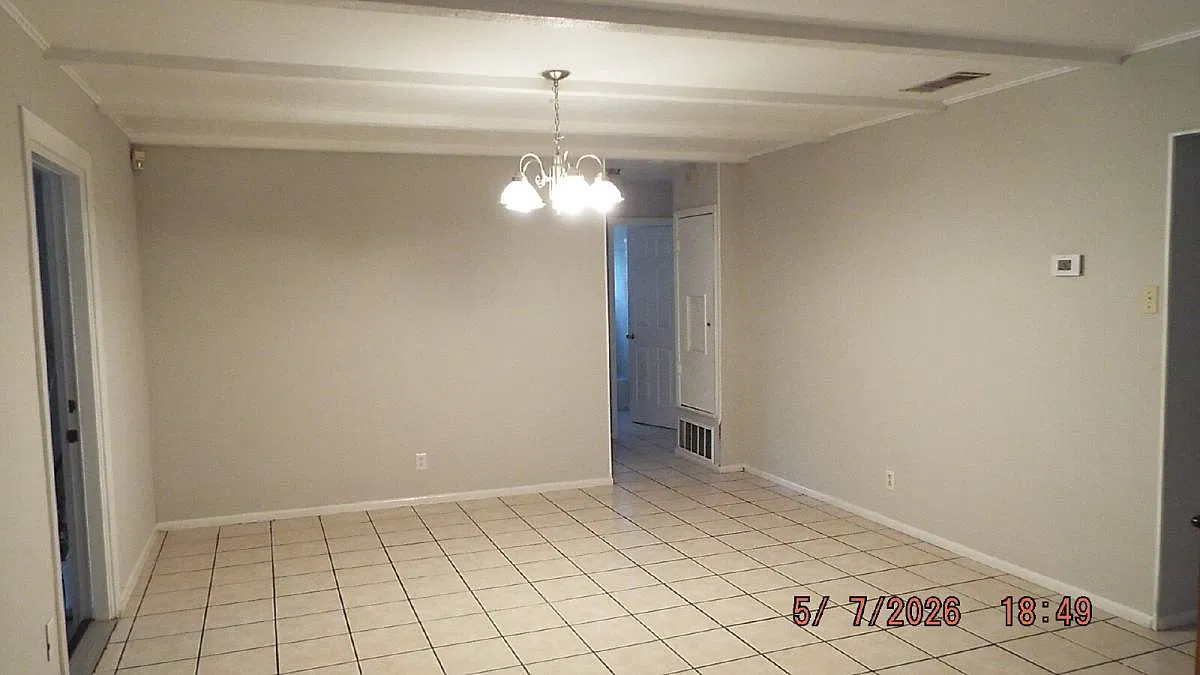7329 Leading Oaks St in San Antonio, TX 78233 — Photo 4