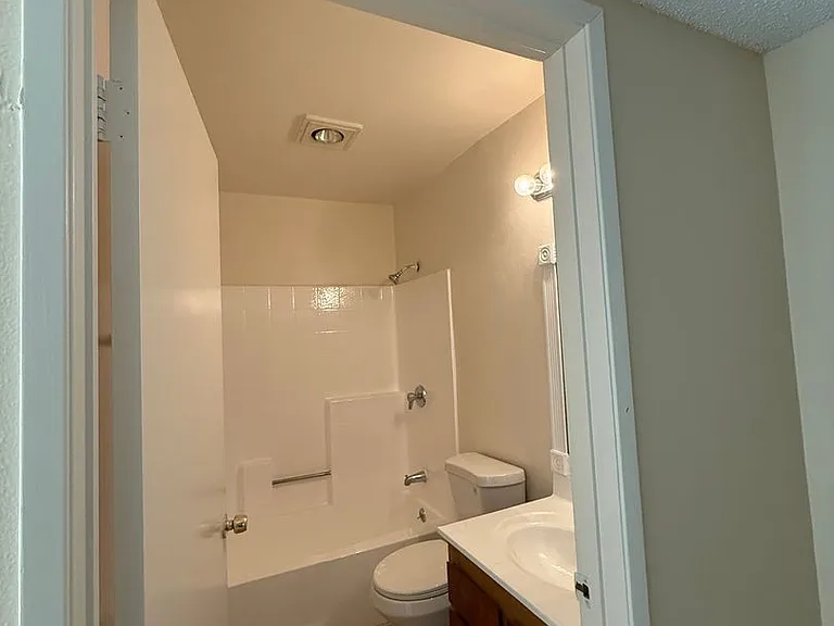 807Bunk — Photo 32