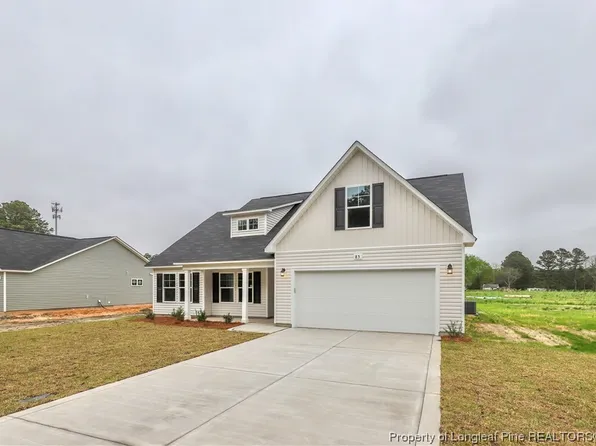 85 Magnolia St, Parkton, NC 28371