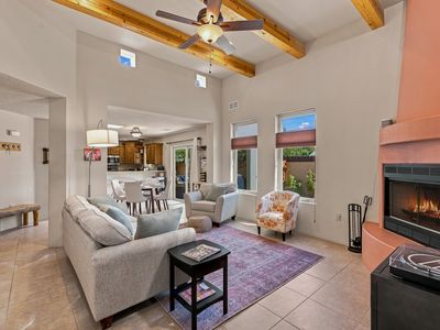 716 Calle Beatrice, Santa Fe, NM, 87501