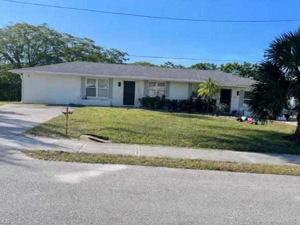 593 92nd AVE N #A & B, NAPLES, FL 34108