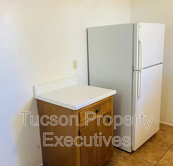 4239 E Lee St — Photo 6