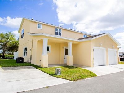 661 Lake Shore Pkwy, Davenport, FL, 33896