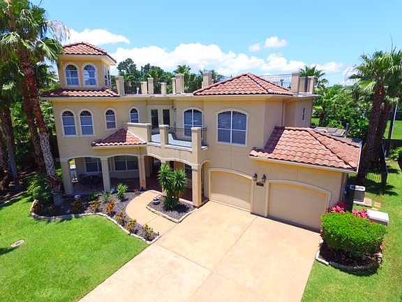 3rd image of 546 Villa Dr
