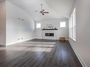 N74W17897 Mineral Dr, Menomonee Falls, WI 53051