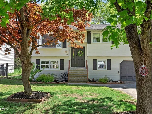 19 James Lane, Troy, NY 12182