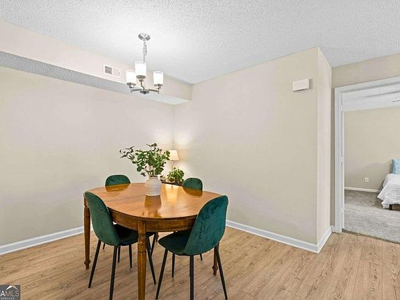 5th image of 694 McGill Pl NE #694