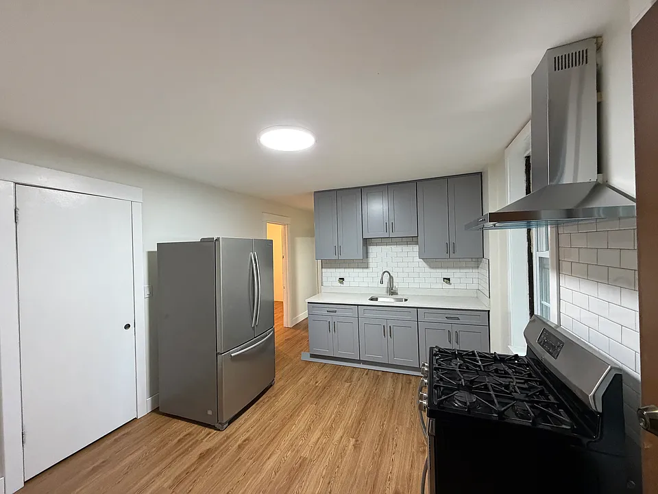 4107 S Archer Ave #1F