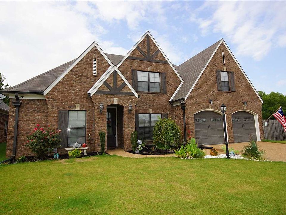 1st image of 215 Whispering Creek Dr
