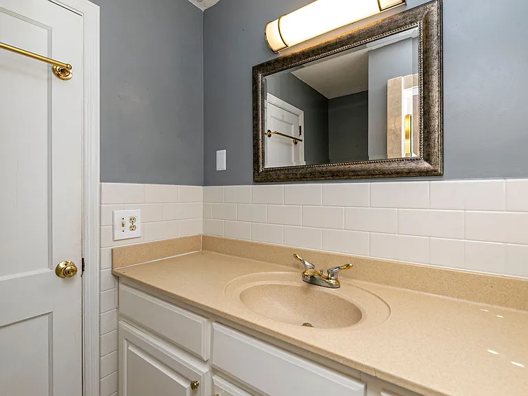 941 Evergreen Ave — Photo 25