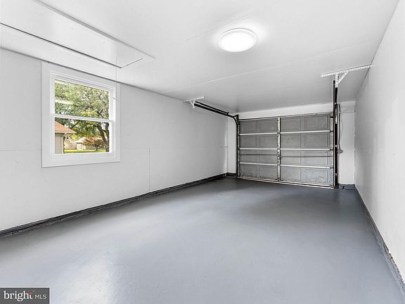 4th image of 43 Gainscott Ln