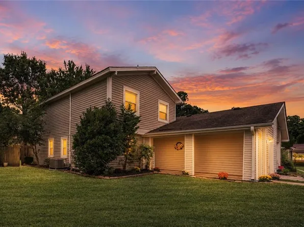 3225 Barrington Dr, Virginia Beach, VA 23452