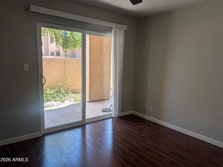 540 N May St #1101 — Photo 9