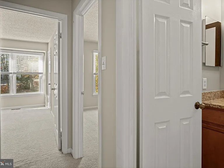 1602 Oak Spring Way — Photo 24