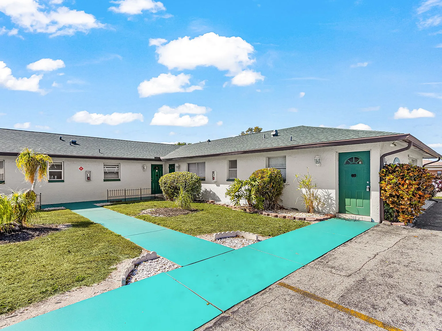 2 bed, 1200 sqft, $1,750 — Photo 3
