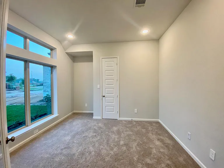 9411 Trestle Creek Ct — Photo 8