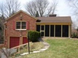 W208N6963 Fillmore Dr, Menomonee Falls, WI 53051